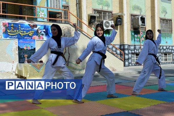 از حرکات رزمی دانش‌آموزان تا طناب‌کشی معلمان، المپیاد ورزشی مدرسه حکمت بهارستان‌دو