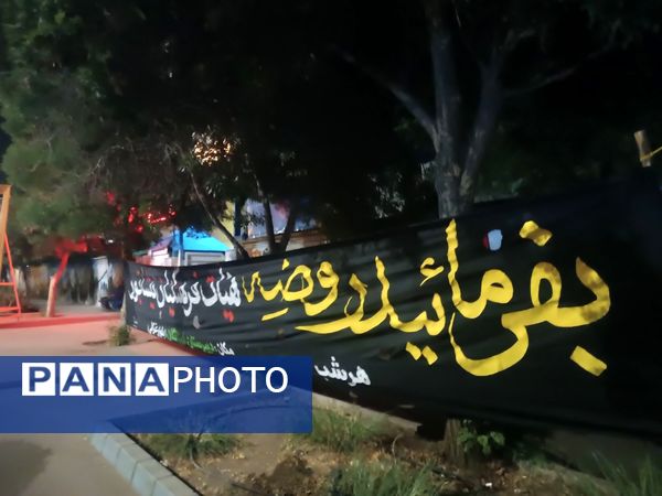 سیاه پوش کردن و آماده سازی  فضای دبیرستان فرزانگان برای  عزاداری هیئت فرهنگیان نیشابور  