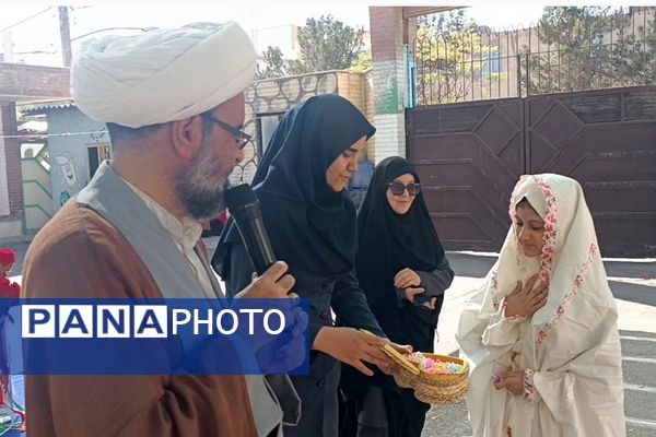 برگزاری طرح مصباح الهدی و نماز جماعت در دبستان شهید اول ۲ ناحیه یک شهرری