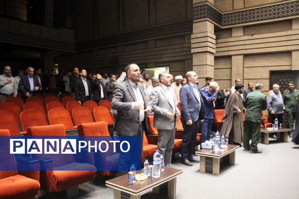 همایش تقدیر از فعالان اردوهای راهیان نور دانش‌آموزی در قم