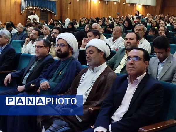مراسم پرشکوه تجلیل از امدادگران هلال احمر شهرستان کاشمر 