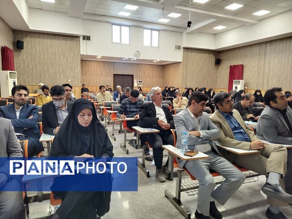 جلسه معاونین و مربیان پرورشی  ناحیه سه در دبیرستان مصلی نژاد حضرت زهرا(س)