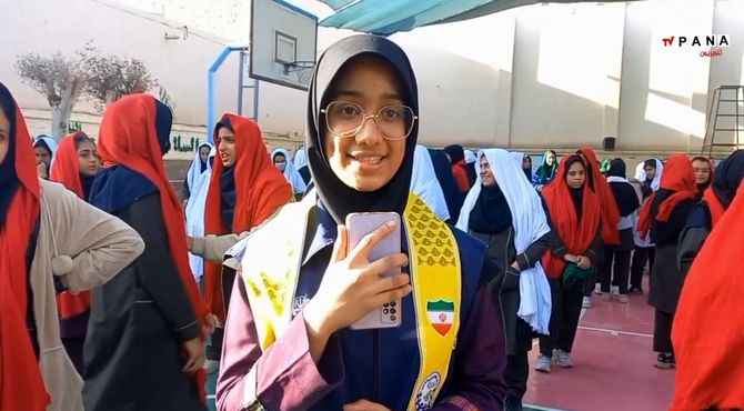 صبحگاه متفاوت در دبیرستان عفت؛ اجرای زنده دانش‌آموزان در شبکه یزد