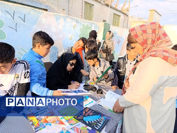 برگزاری نمایشگاه کتاب در دبستان معلم دو آشخانه 