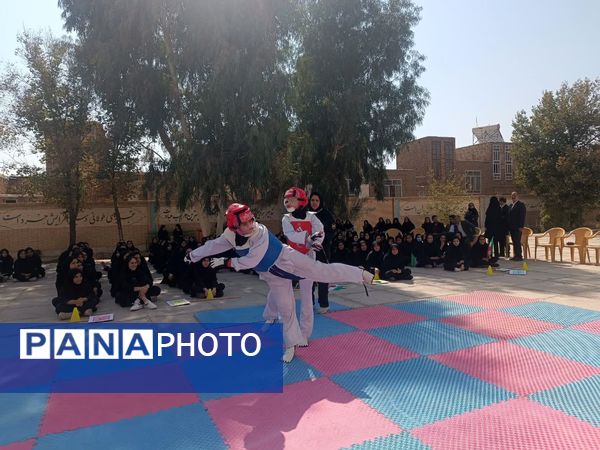 المپیاد ورزشی مدارس بهاباد با شور و نشاط