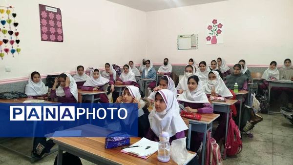 برگزاری مانور زلزله در مدرسه دانش سی سخت 