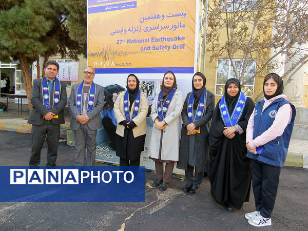 برگزاری مانور زلزله در هنرستان محمودیه شهرستان بجنورد 