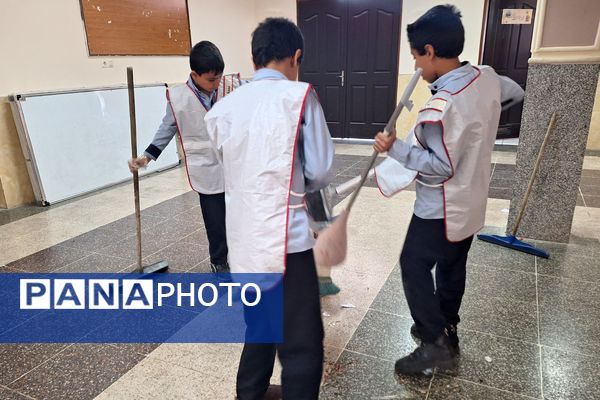دانش‌آموزان دبستان معارف 6 با پاکسازی مدرسه به پویش چله خدمت پیوستند