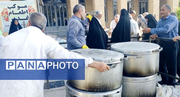 توزیع غذای گرم به‌مناسبت عید سعید غدیر خم در بجنورد