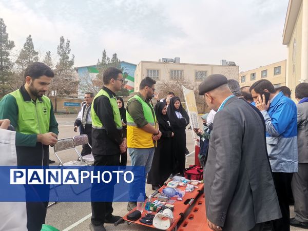 مانور زلزله استانی در هنرستان دخترانه محمودیه ناحیه ۶(2)