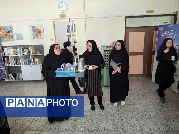 بازدید از پژوهش سرا و آزمایشگاه مرکزی رازی ناحیه ۲ در هفته مشاغل 