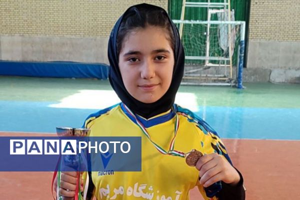 برگزاری مسابقه فوتسال دانش‌آموزی دختران ابتدایی در بهارستان دو