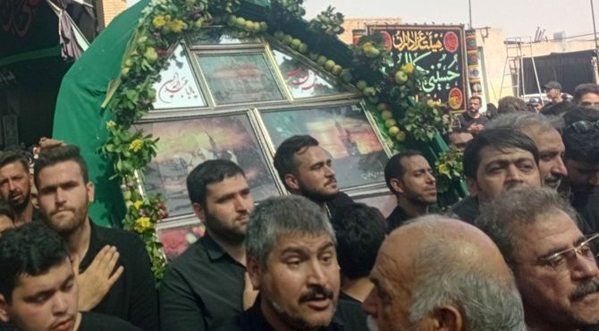 آیین نخل‌گردانی هیات عزاداران جهادیه شهرستان سمنان 