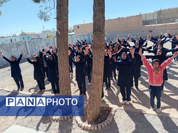 گرامیداشت سیزده آبان در دبیرستان مادرمهربان خلیل آباد