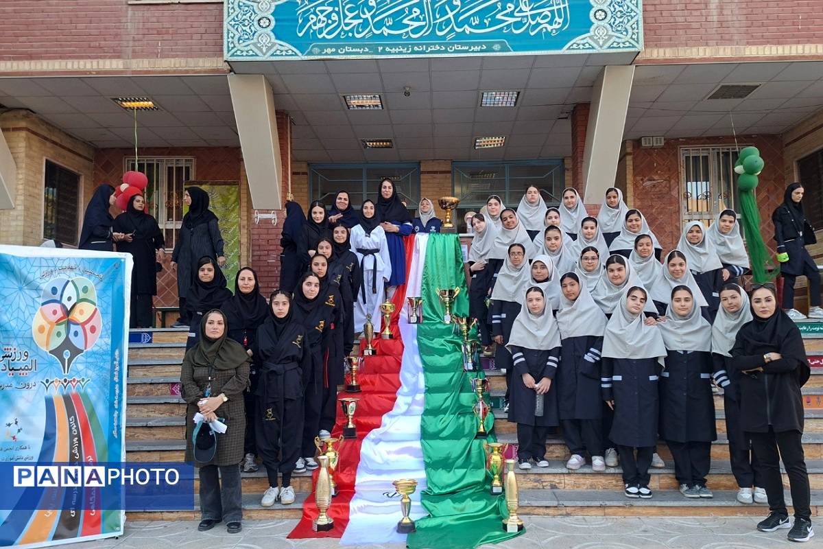 برگزاری انتخابات انجمنهای ورزشی در دبیرستان زینبیه۲ شهریار