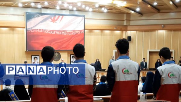 دیدار صمیمی تشکل های دانش آموزی با استاندار گیلان