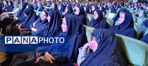 مراسم بزرگداشت مقام معلم و تجلیل از معلمان نمونه در محمودآباد