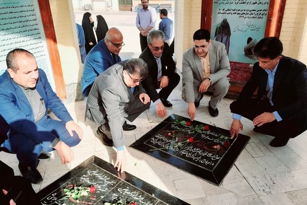 تجدید میثاق با شهدا در بوشهر