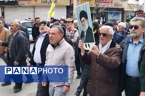 حضور پرشور مردم و مسئولان روزه‌دار شهرستان فیروزکوه پررنگ‌تر از هر سال در راهپیمایی روز قدس