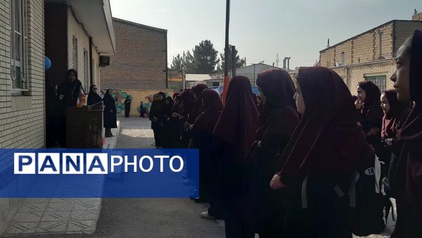 برگزاری‌ مراسم‌‌ روز اول‌ مدارس‌ و هفته‌ دفاع‌مقدس‌ در دبیرستان‌  مخدره‌ مرآتی