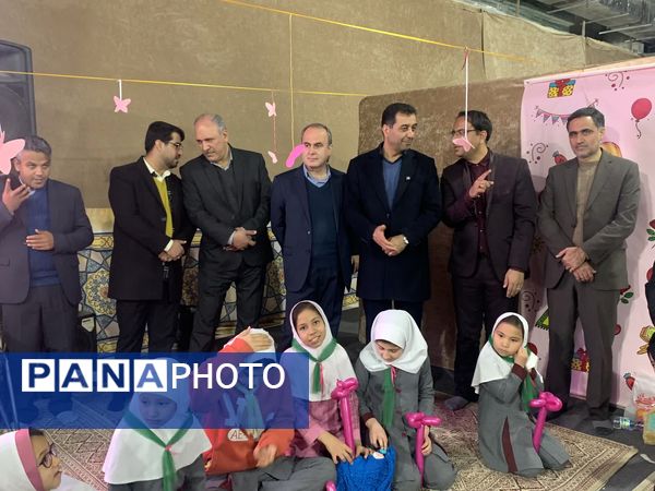 جشن تکلیف دانش آموزان دختر در حرم حضرت زینب (س)