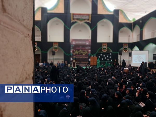 حضور دانش‌آموزان دبیرستان دخترانه شهید درعلی فراشاه در اجتماع «دختران فاطمی» شهرستان تفت 