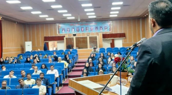 آیین گرامیداشت مشاوران و رابطین مشاورین در قرچک