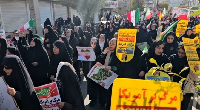 راهپیمایی 22 بهمن در گناوه