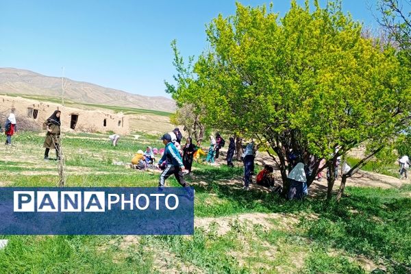 برگزاری اردوی تفریحی دانش‌آموزی بیرون از مدرسه