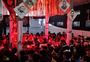 وداع دانش‌آموزان دبیرستان هفده شهریور با پیکر شهید گمنام