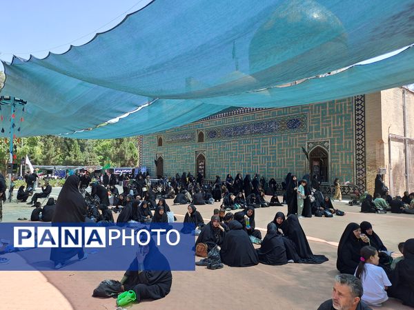 مواکب فرهنگی و پذیرایی در روز اربعین در امامزاده محروق و ابراهیم نیشابور 