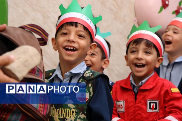 غنچه های بهارستانی آغاز سال تحصیلی را جشن گرفتند