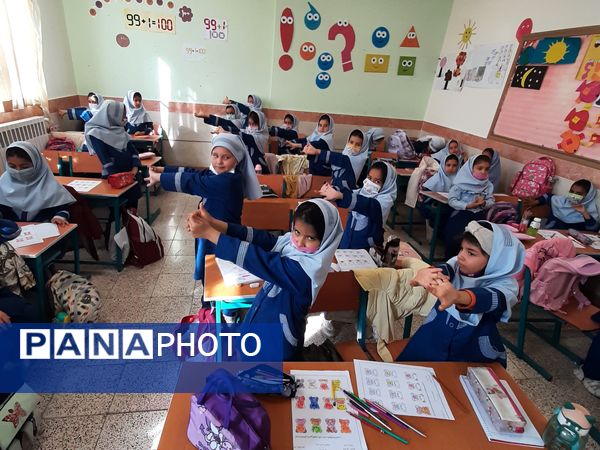 مراسم صبحگاه  دبستان زنده یاد امینی پور 