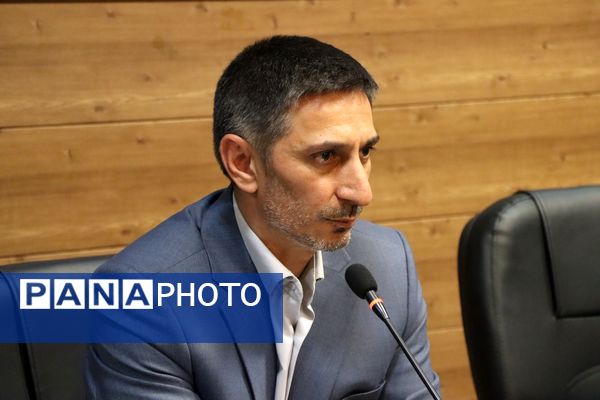 تجلیل از فعالان حوزه بانوان و خانواده در ناحیه یک بهارستان