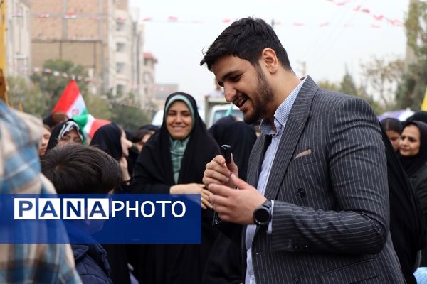 راهپیمایی 13 آبان در ناحیه یک بهارستان