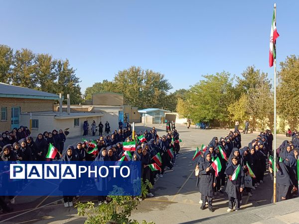 آغاز سال تحصیلی در مدرسه عشقی‌فرد همزمان با هفته دفاع مقدس