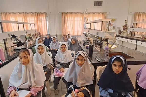 پژوهشسراها کانون خلاقیت و تلاش علمی دانش‌آموزان هستند