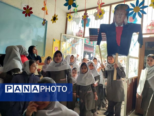 دانش‌آموزان شهید نجفی فدافن هم‌صدا با انقلاب در مراسم سیزده آبان