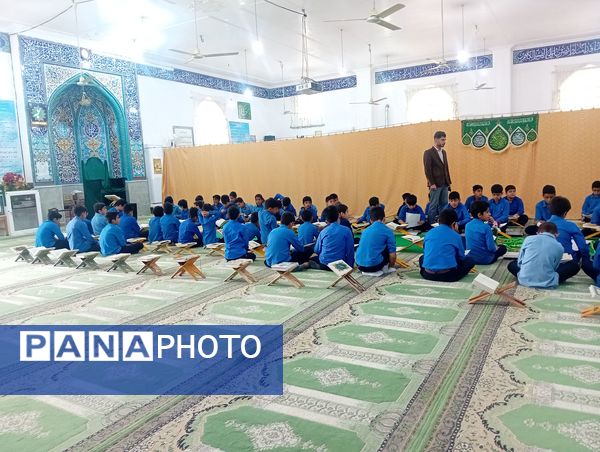 آیین تجلیل از قرآن آموزان با عنوان درخشش ستارگان قرآنی