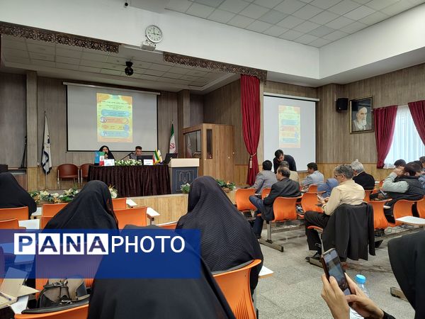 جلسه معاونین و مربیان پرورشی  ناحیه سه در دبیرستان مصلی نژاد حضرت زهرا(س)