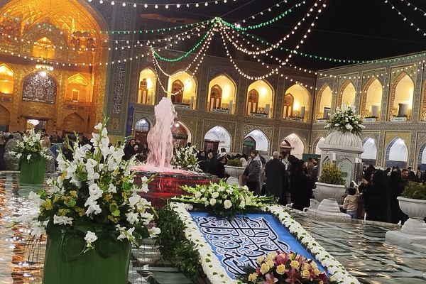 مشهد مقدس در تب‌وتاب جشن ولادت نخستین امام شیعیان  