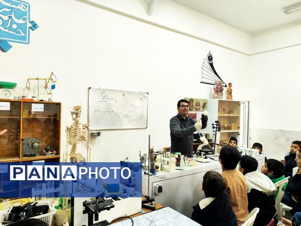 بازدید دانش آموزان دبستان پسرانه فضیلت از پژوهشسرای رازی 