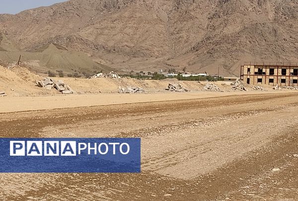 پروژه بازسازی و ترمیم و ساخت دو بلوار در حاجی آباد 
