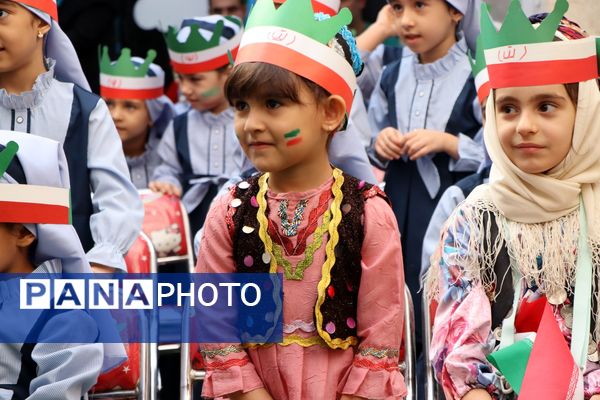 غنچه های بهارستانی آغاز سال تحصیلی را جشن گرفتند