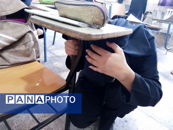 بیست و ششمین مانور سراسری زلزله در دبیرستان دخترانه فاطمیه