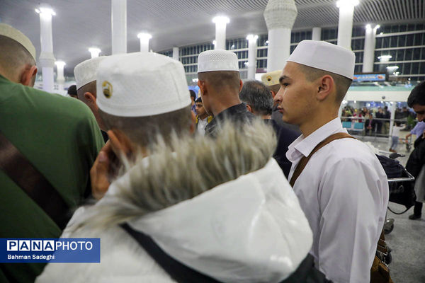 مراسم استقبال بازگشت اولین کاروان عمره گذار دانش آموزان پسر