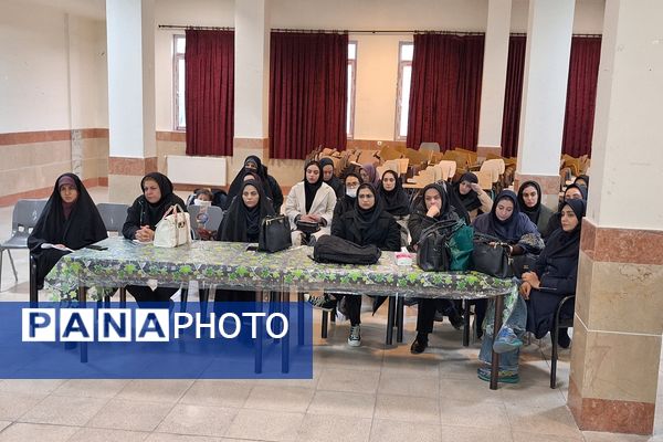 کارگاه توانمندسازی دبیران درس تفکر و سبک زندگی در پردیس