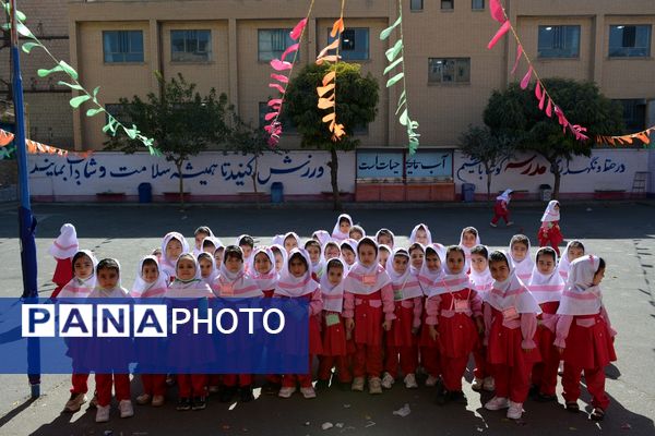 جشن میلاد حضرت زینب(س) با حضور مادر پرستار در دبستان علویان بهارستاندو
