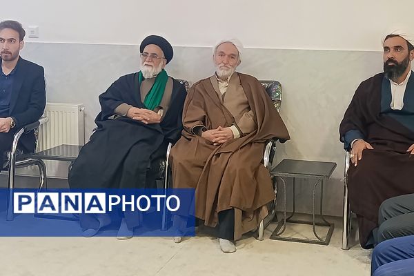 جلسه هم اندیشی راهکارهای جذب دانش آموزان به نماز