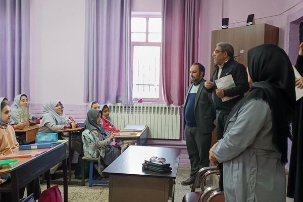 بازدید شورای اجتماعی محله لشکر از دبستان پنجم مهر